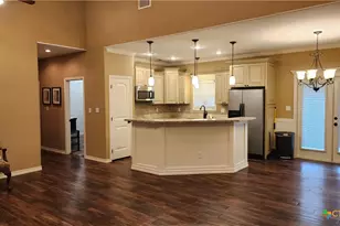 105 Catherine Cir, Victoria, TX 77901 - Photo 4