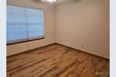 1211 Meadow Run, Seguin, TX 78155 - Photo 16