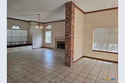 1211 Meadow Run, Seguin, TX 78155 - Photo 8