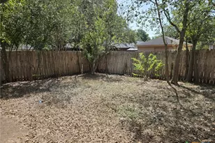 1211 Meadow Run, Seguin, TX 78155 - Photo 20