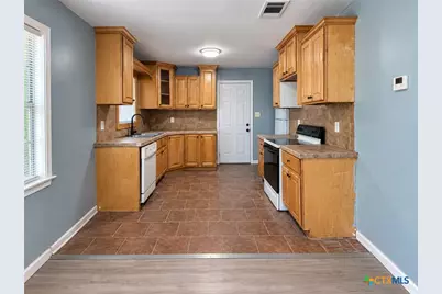 709 W Avenue D, Killeen, TX 76541 - Photo 4