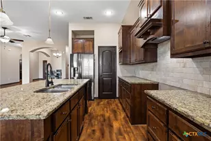 615 Mason Cir, Victoria, TX 77904 - Photo 12