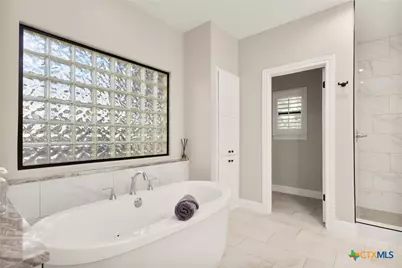 26037 Lewis Ranch Road, New Braunfels, TX 78132 - Photo 16