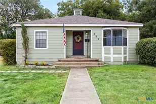 139 E 13th Ave, Belton, TX 76513 - Photo 1