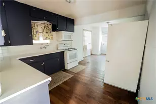 1408 E Power Ave, Victoria, TX 77901 - Photo 6