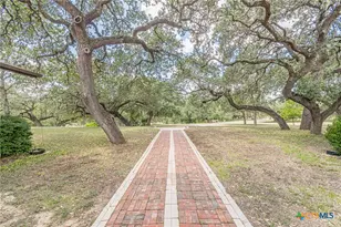 325 Booth Dr, San Marcos, TX 78666 - Photo 2