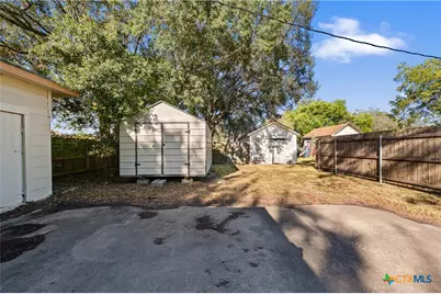 407 S 4th, Ganado, TX 77962 - Photo 18