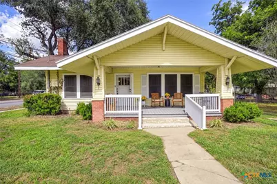 421 N Avenue G, Shiner, TX 77984 - Photo 1