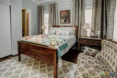 421 N Avenue G, Shiner, TX 77984 - Photo 16