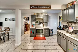 1518 Bonham Dr, Victoria, TX 77901 - Photo 4