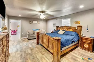 1518 Bonham Dr, Victoria, TX 77901 - Photo 12