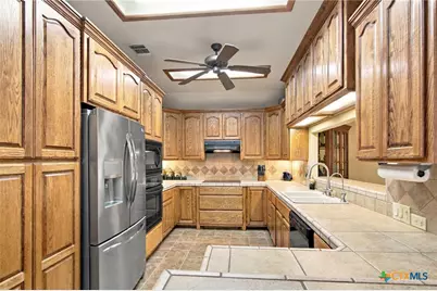 107 Zephyr Drive, Victoria, TX 77904 - Photo 14