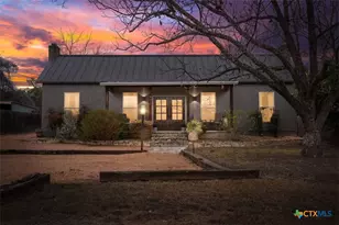 406 Cross Mountain Dr, Fredericksburg, TX 78624 - Photo 2