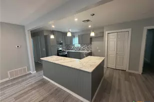2201 E Colorado St, Victoria, TX 77901 - Photo 2