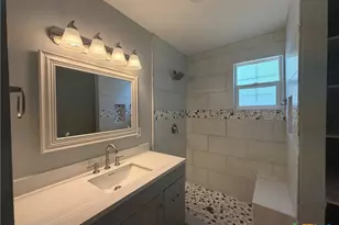 2201 E Colorado St, Victoria, TX 77901 - Photo 4