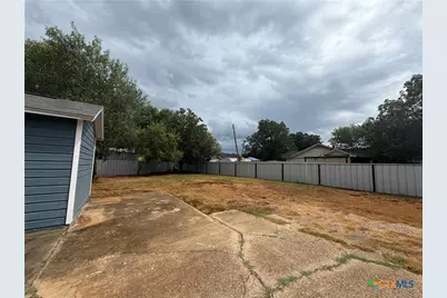 2201 E Colorado Street, Victoria, TX 77901 - Photo 8