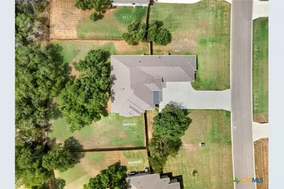 11175 Golden Eagle Avenue, Salado, TX 76571 - Photo 32