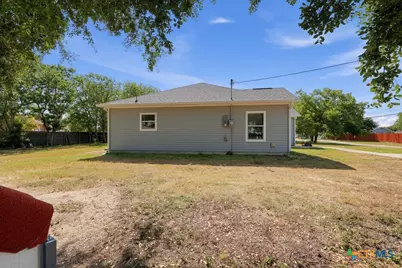 820 S Benavides Street, Port Lavaca, TX 77979 - Photo 6