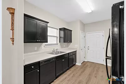 820 S Benavides Street, Port Lavaca, TX 77979 - Photo 14