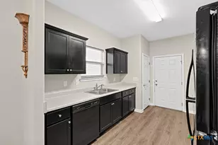 820 S Benavides St, Port Lavaca, TX 77979 - Photo 14