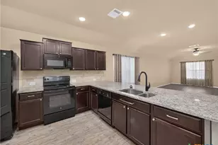 2941 Field Vw, New Braunfels, TX 78130 - Photo 10