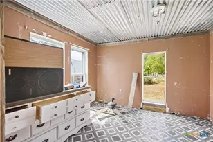 134 S Lone Star Pkwy, Moody, TX 76557 - Photo 2