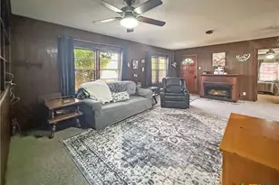 200 Peikert St, Port Lavaca, TX 77979 - Photo 10