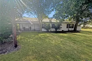 200 Peikert St, Port Lavaca, TX 77979 - Photo 1