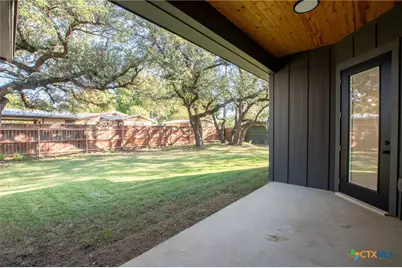 1105 W 1st Street, Lampasas, TX 76550 - Photo 32