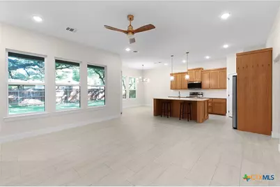 1105 W 1st Street, Lampasas, TX 76550 - Photo 4