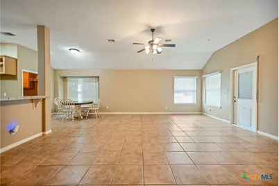 303 Waterstone, Victoria, TX 77901 - Photo 6