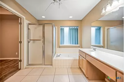 303 Waterstone, Victoria, TX 77901 - Photo 14