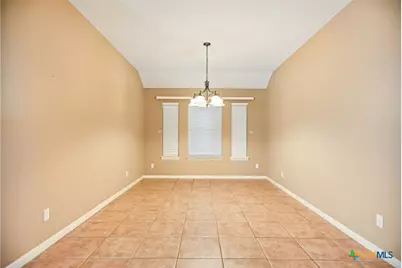 303 Waterstone, Victoria, TX 77901 - Photo 10