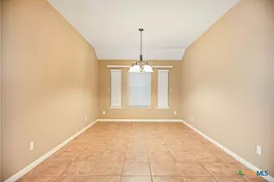 303 Waterstone, Victoria, TX 77901 - Photo 10