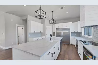 725 Winding View, New Braunfels, TX 78132 - Photo 4