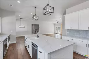 725 Winding View, New Braunfels, TX 78132 - Photo 6