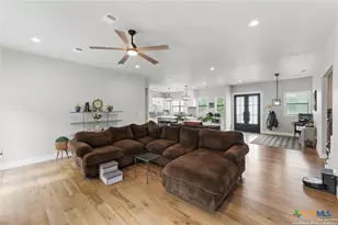 725 Winding View, New Braunfels, TX 78132 - Photo 10