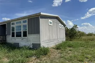 435 Co Rd 95D, Moulton, TX 77975 - Photo 4
