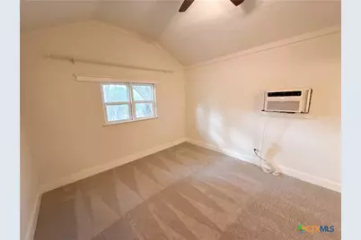 111 S College Street, Gonzales, TX 78629 - Photo 24