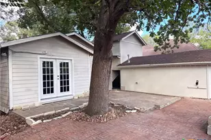 111 S College St, Gonzales, TX 78629 - Photo 28