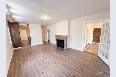 111 S College Street, Gonzales, TX 78629 - Photo 6