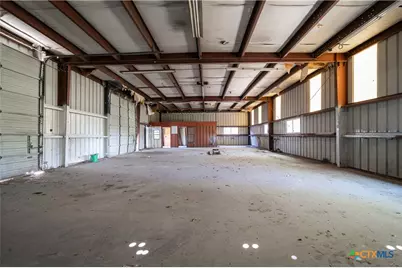 8956 N US Highway 183, Lockhart, TX 78644 - Photo 16