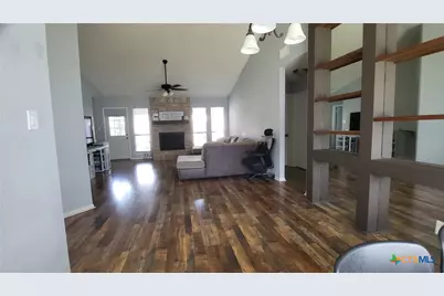422 Kingwood Drive, Victoria, TX 77901 - Photo 2