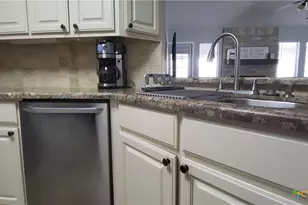 422 Kingwood Dr, Victoria, TX 77901 - Photo 8