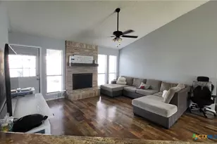 422 Kingwood Dr, Victoria, TX 77901 - Photo 4