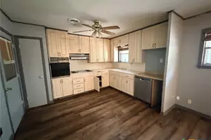 18 E Victory Ave, Temple, TX 76501 - Photo 4