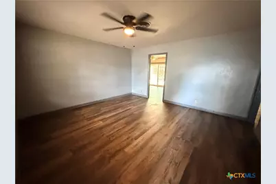 18 E Victory Avenue, Temple, TX 76501 - Photo 8