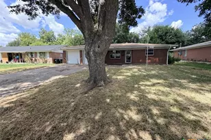 18 E Victory Ave, Temple, TX 76501 - Photo 1