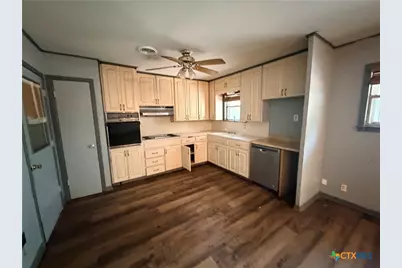 18 E Victory Avenue, Temple, TX 76501 - Photo 10