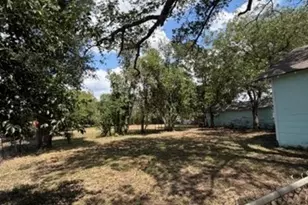 322 W Austin St, Luling, TX 78648 - Photo 4